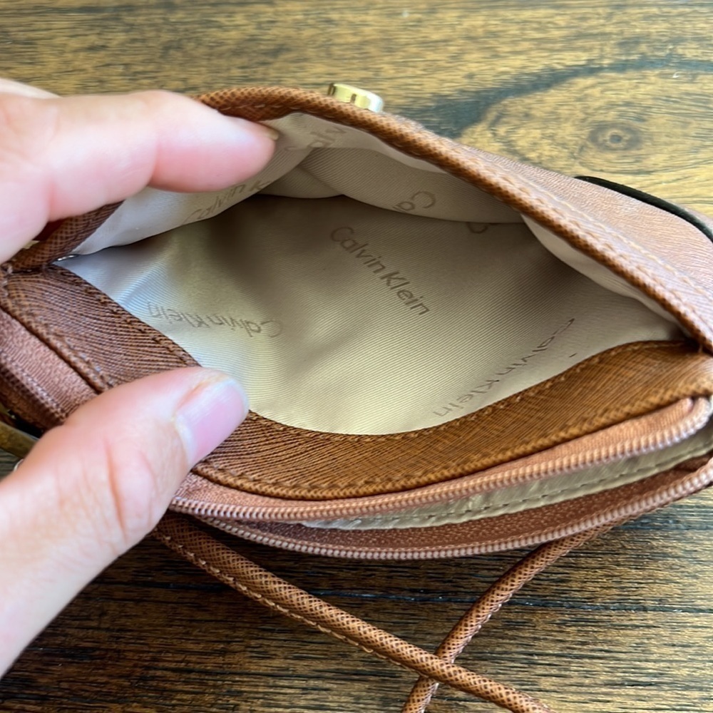 Calvin Klein wristlet - Picture 4 of 7